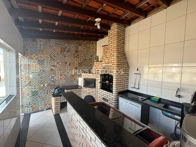 Casa com 250m² 4 quartos e 3 banheiros, à venda, no bairro Jardim Archila em Votorantim