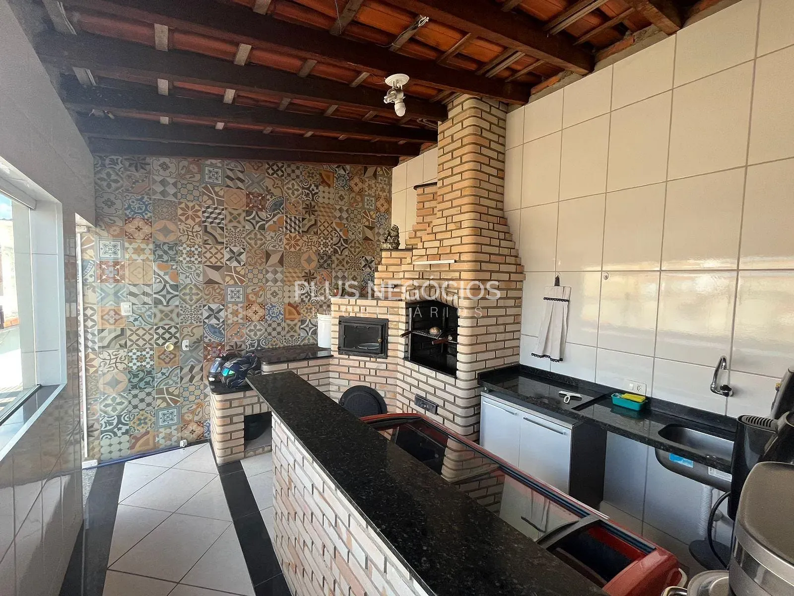 Casa, 4 quartos, 240 m² - Foto 1