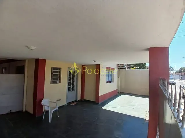 Casa com 275m² 3 quartos e 1 banheiro, à venda, no bairro Santana em Pindamonhangaba
