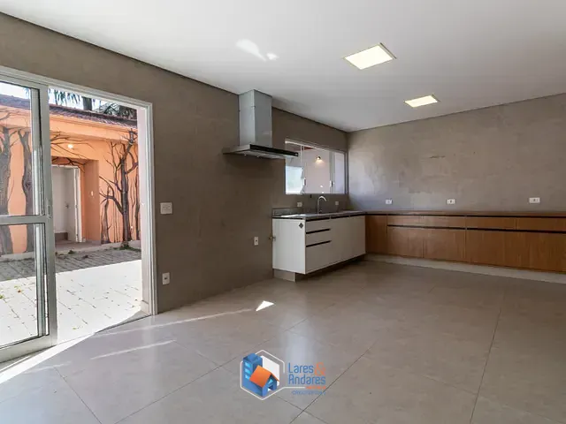 Casa com 207m² 3 quartos e 3 banheiros, à venda, no bairro Moema em São Paulo