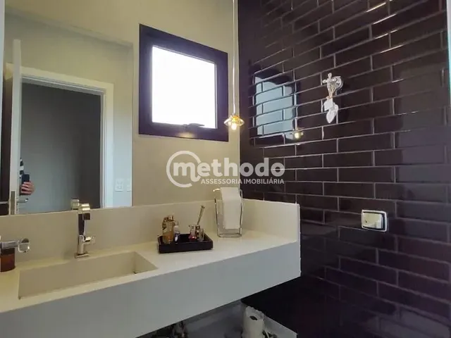 Casa com 300m² 3 quartos e 4 banheiros, à venda, no bairro Roncáglia em Valinhos