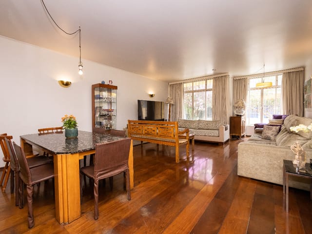 Casa com 256m² 5 quartos e 4 banheiros, à venda, no bairro Vila Madalena em São Paulo