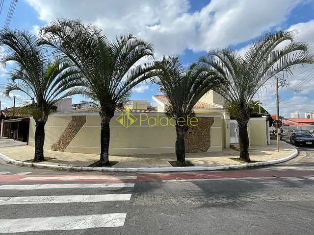 Casa com 400m² 3 quartos e 4 banheiros, à venda, no bairro Bel Recanto em Taubaté