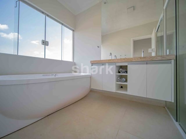 Casa com 441m² 4 quartos e 6 banheiros, à venda ou para alugar, no bairro Alphaville em Santana de Parnaíba
