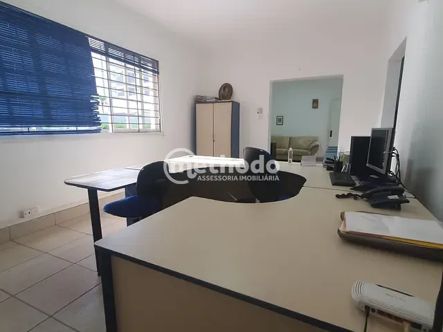Casa com 175m² 8 quartos e 4 banheiros, à venda ou para alugar, no bairro Vila Itapura em Campinas