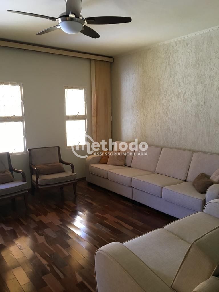 Casa, 3 quartos, 215 m² - Foto 1