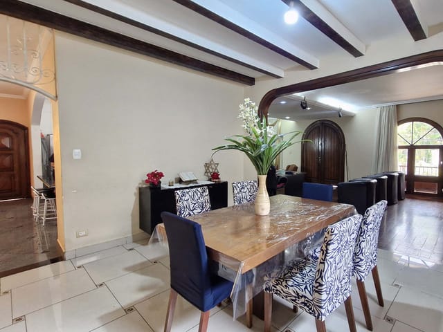 Casa com 726m² 4 quartos e 6 banheiros, à venda, no bairro Tremembé em São Paulo