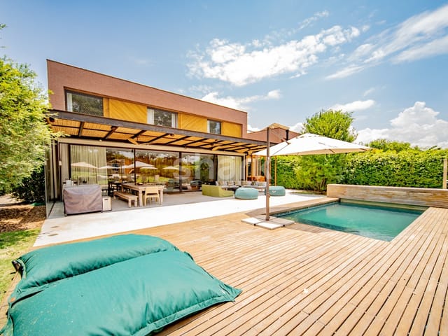 Casa com 2000m² 5 quartos e 7 banheiros, para alugar, no bairro Fazenda Boa Vista I em Porto Feliz