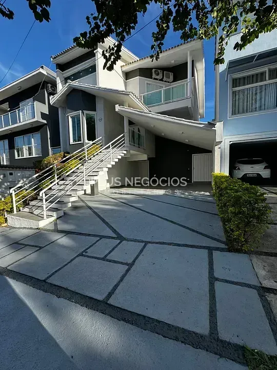 Casa, 3 quartos, 290 m² - Foto 1
