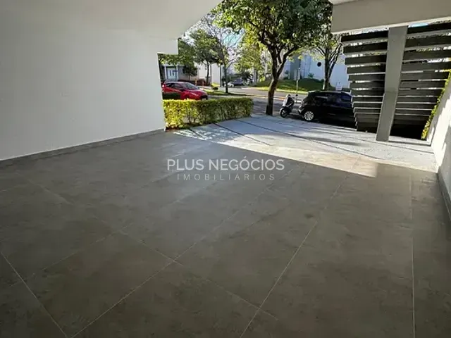 Casa com 300m² 3 quartos e 5 banheiros, à venda, no bairro Parque Residencial Villa dos Inglezes em Sorocaba