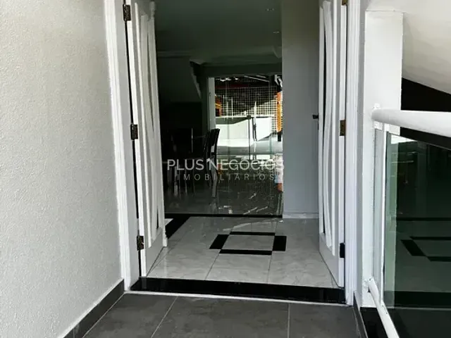 Casa com 300m² 3 quartos e 5 banheiros, à venda, no bairro Parque Residencial Villa dos Inglezes em Sorocaba