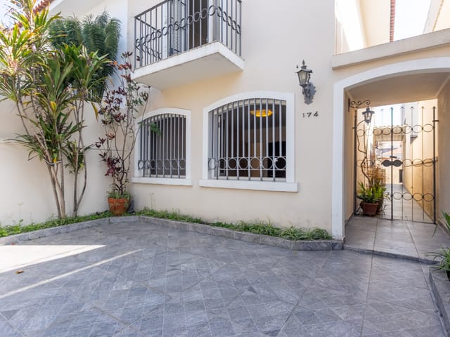 Foto do Casa - Casa tipo para venda em Parque Jabaquara com 3 quartos, sendo 1 suíte, 175m² | Lares e Andares Imóveis