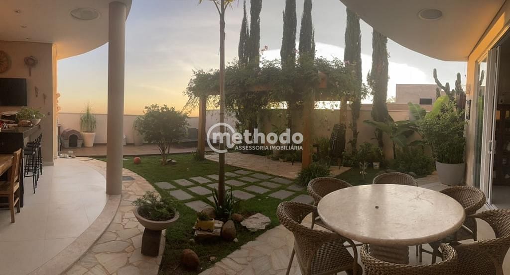 Casa, 3 quartos, 243 m² - Foto 2