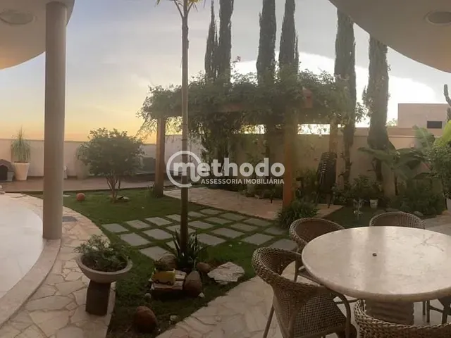 Casa com 373m² 3 quartos e 4 banheiros, à venda, no bairro Roncáglia em Valinhos