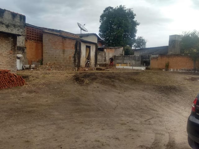Casa com 775m² 3 quartos e 1 banheiro, à venda, no bairro Bosque da Princesa em Pindamonhangaba