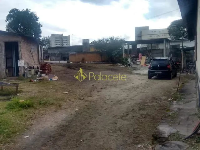 Casa com 775m² 3 quartos e 1 banheiro, à venda, no bairro Bosque da Princesa em Pindamonhangaba