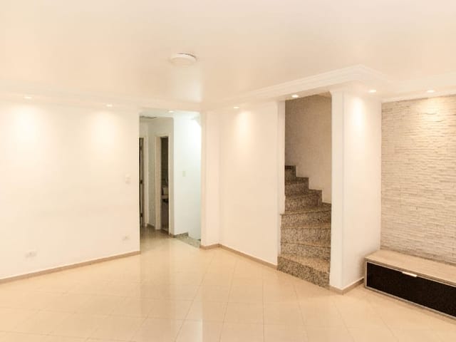 Casa com 2004m² 3 quartos e 4 banheiros, à venda, no bairro Vila Maria Alta em São Paulo