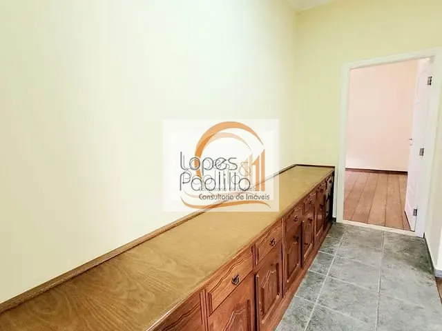 Casa com 800m² 2 quartos e 4 banheiros, para alugar, no bairro Condomínio Flamboyant-B em Atibaia