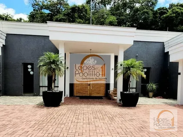 Casa com 800m² 2 quartos e 4 banheiros, para alugar, no bairro Condomínio Flamboyant-B em Atibaia
