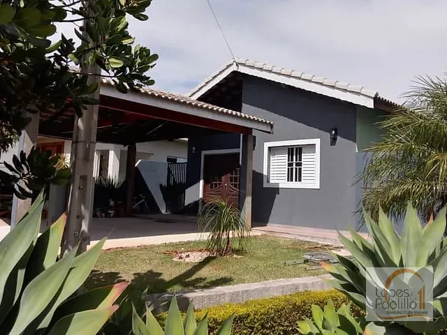 Casa com 330m² 3 quartos e 2 banheiros, à venda ou para alugar, no bairro Condomínio Atibaia Park I em Atibaia