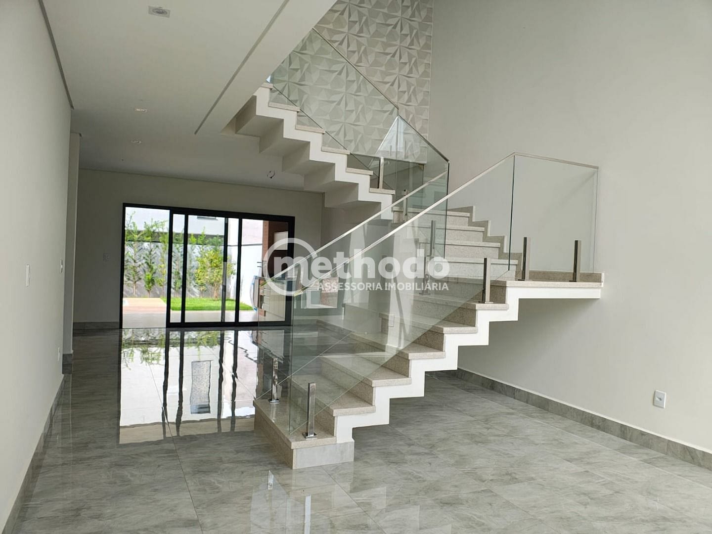 Casa, 4 quartos, 220 m² - Foto 2