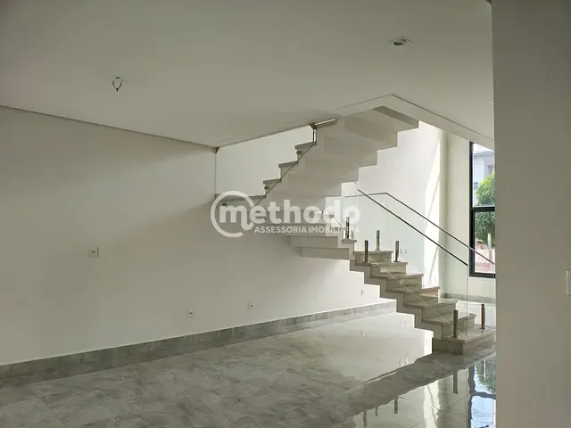Casa com 250m² 4 quartos e 4 banheiros, à venda, no bairro Parque Ortolândia em Hortolândia
