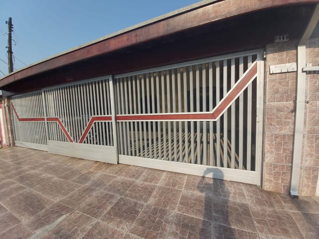 Casa com 250m² 3 quartos e 3 banheiros, à venda, no bairro Residencial Vale das Acácias em Pindamonhangaba