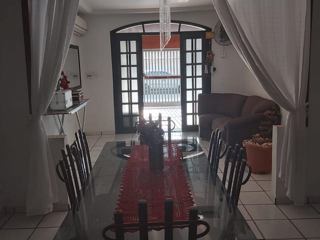 Casa com 250m² 3 quartos e 3 banheiros, à venda, no bairro Residencial Vale das Acácias em Pindamonhangaba