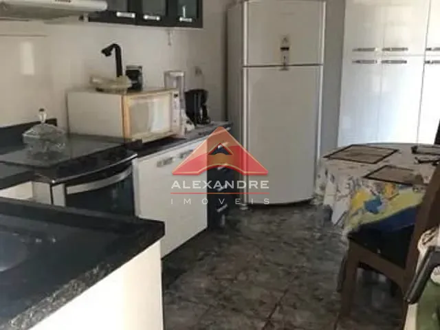 Casa com 312m² 3 quartos e 1 banheiro, à venda, no bairro Vila São Benedito em São José dos Campos