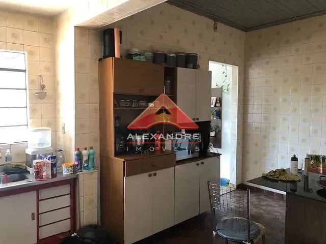 Casa com 312m² 3 quartos e 1 banheiro, à venda, no bairro Vila São Benedito em São José dos Campos