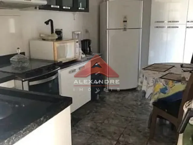 Casa com 312m² 3 quartos e 1 banheiro, à venda, no bairro Vila São Benedito em São José dos Campos