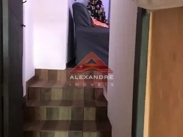 Casa com 312m² 3 quartos e 1 banheiro, à venda, no bairro Vila São Benedito em São José dos Campos