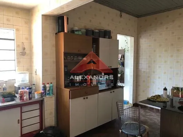Casa com 312m² 3 quartos e 1 banheiro, à venda, no bairro Vila São Benedito em São José dos Campos