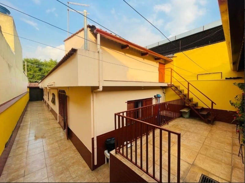 Foto do Casa-Casa tipo para venda em Jardim Santa Adélia com 3 quartos, sendo 1 suíte, 127m²