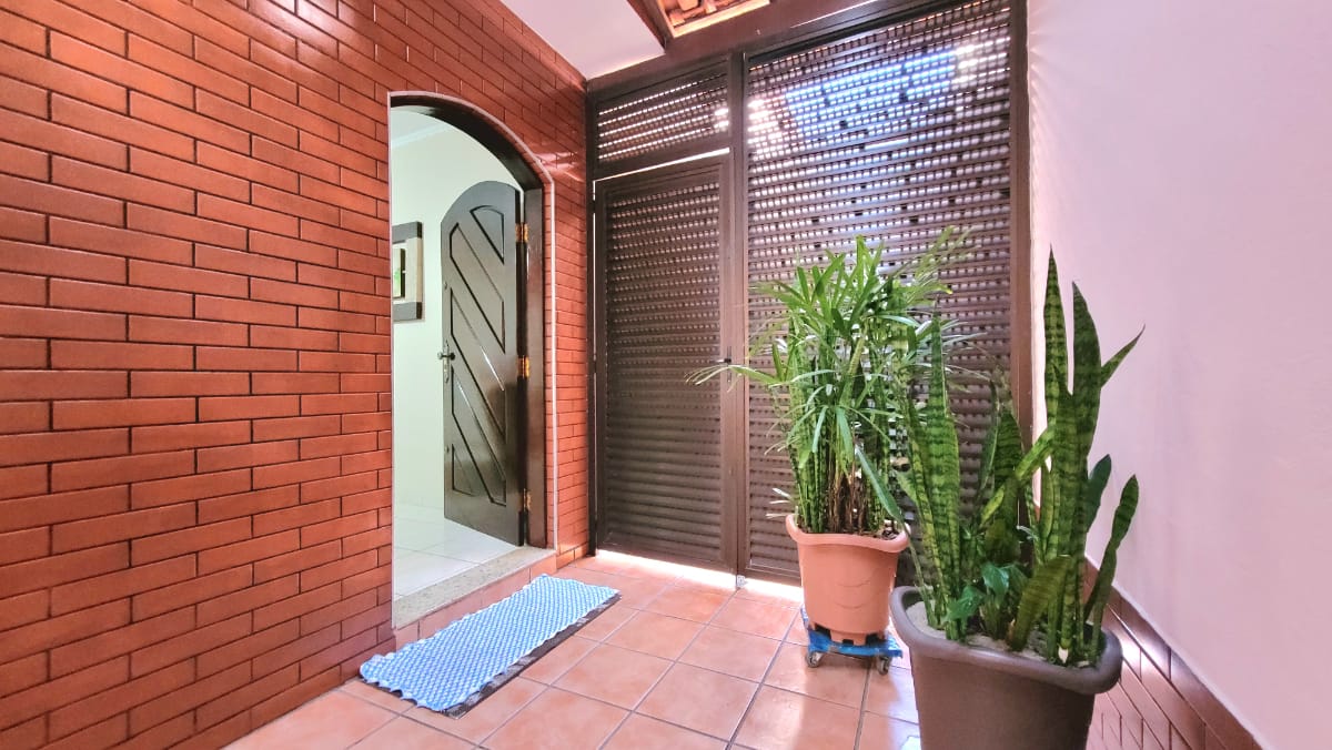 Foto do Casa-Casa tipo para venda em Jardim Santa Adélia com 3 quartos, sendo 1 suíte, 127m²