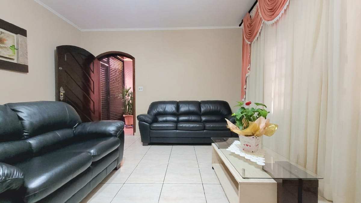 Foto do Casa-Casa tipo para venda em Jardim Santa Adélia com 3 quartos, sendo 1 suíte, 127m²