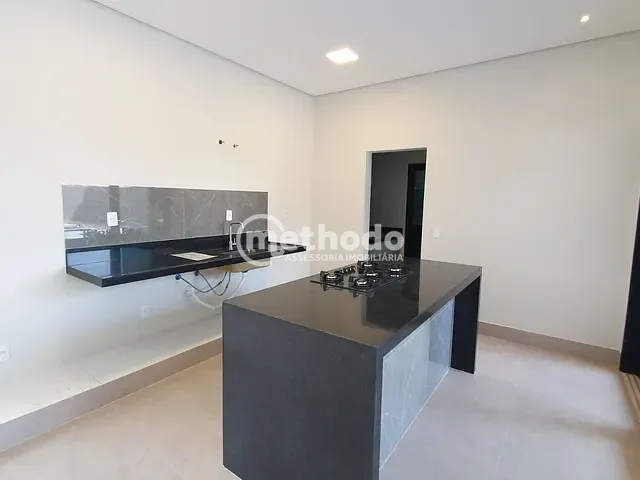 Casa com 301m² 3 quartos e 5 banheiros, à venda, no bairro Roncáglia em Valinhos