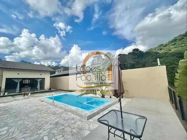 Casa com 512m² 3 quartos e 2 banheiros, à venda, no bairro Parque Residencial Itaguaçu em Atibaia