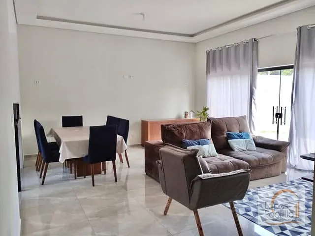 Casa com 512m² 3 quartos e 2 banheiros, à venda, no bairro Parque Residencial Itaguaçu em Atibaia