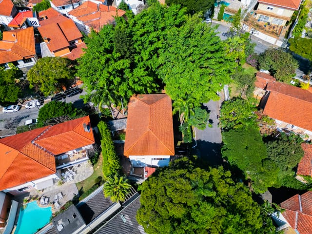 Foto do Casa - Casa tipo para venda em Pacaembu com 4 quartos, sendo 2 suítes, 349m² | Lares e Andares Imóveis