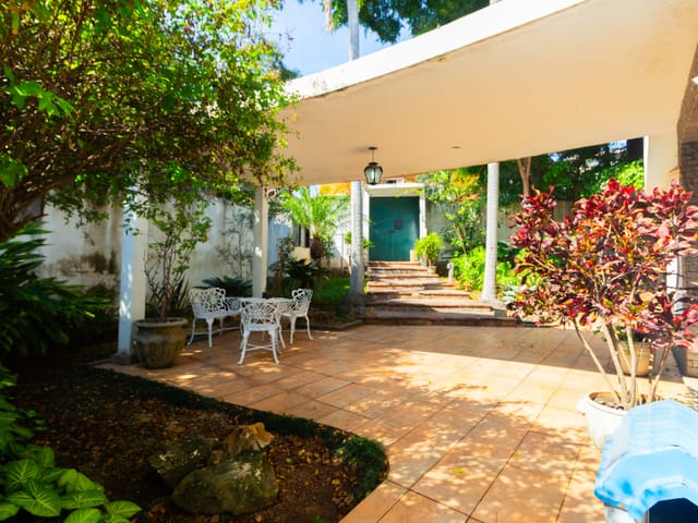 Foto do Casa - Casa tipo para venda em Pacaembu com 4 quartos, sendo 2 suítes, 349m² | Lares e Andares Imóveis