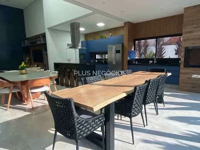 Casa com 400m² 3 quartos e 4 banheiros, à venda, no bairro Parque Campolim em Sorocaba