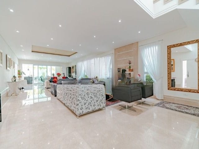 Casa com 540m² 4 quartos e 7 banheiros, à venda ou para alugar, no bairro Alphaville em Santana de Parnaíba