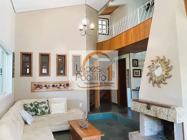 Casa com 703m² 3 quartos e 2 banheiros, à venda, no bairro Parque Arco Iris em Atibaia