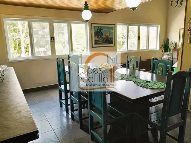 Casa com 703m² 3 quartos e 2 banheiros, à venda, no bairro Parque Arco Iris em Atibaia