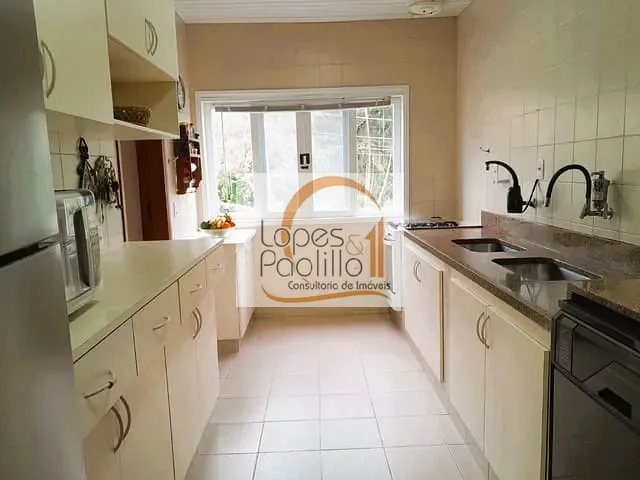 Casa com 703m² 3 quartos e 2 banheiros, à venda, no bairro Parque Arco Iris em Atibaia