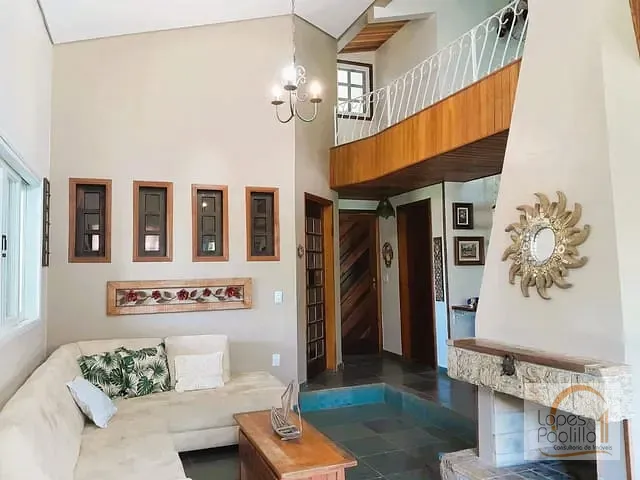 Casa com 703m² 3 quartos e 2 banheiros, à venda, no bairro Parque Arco Iris em Atibaia