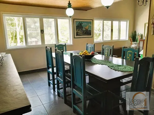 Casa com 703m² 3 quartos e 2 banheiros, à venda, no bairro Parque Arco Iris em Atibaia
