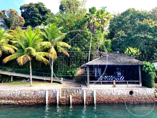 Casa 13 quartos e 13 banheiros, à venda, no bairro Praia Grande em Angra dos Reis