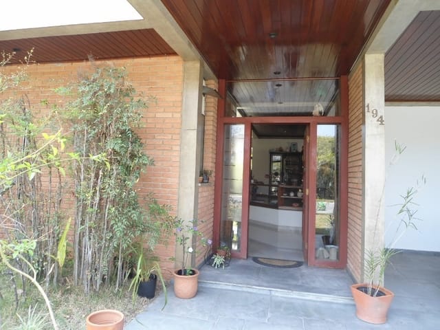 Casa com 810m² 4 quartos e 6 banheiros, à venda, no bairro Alphaville em Santana de Parnaíba